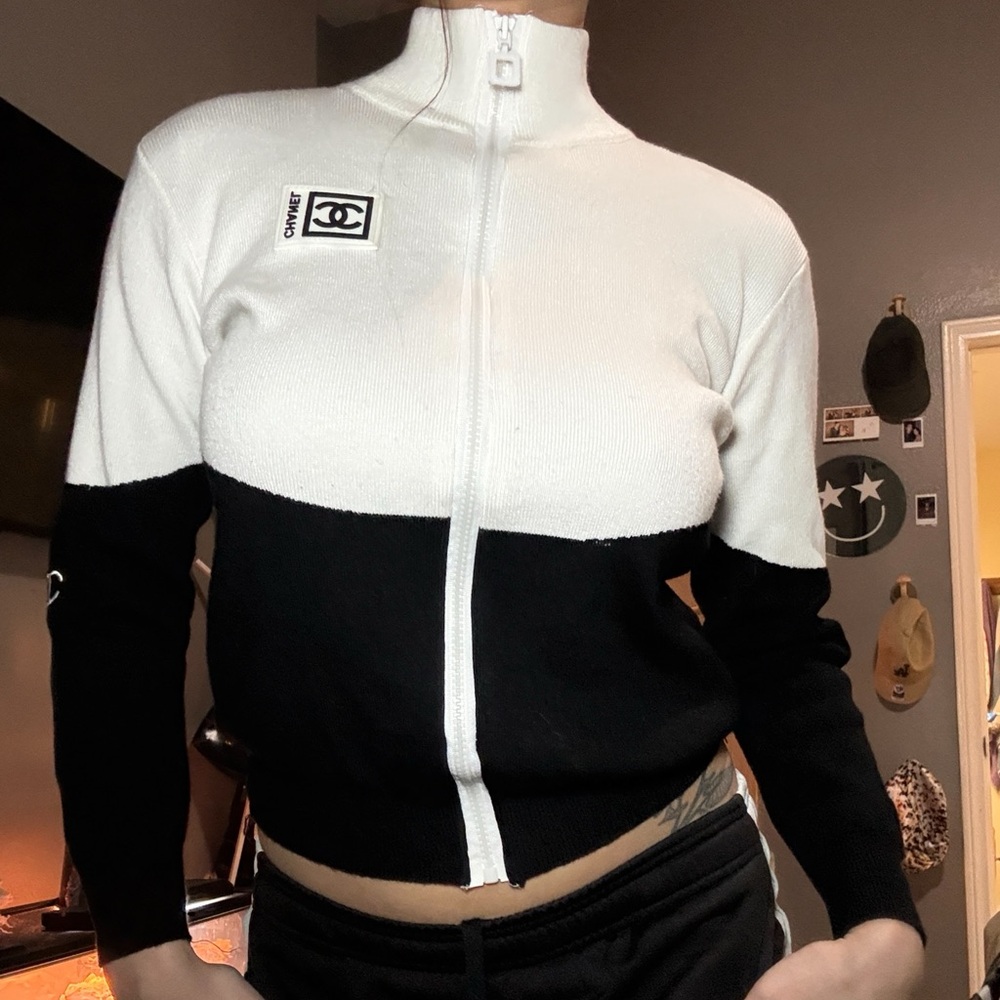 Black and white ‘CHANEL’ jacket